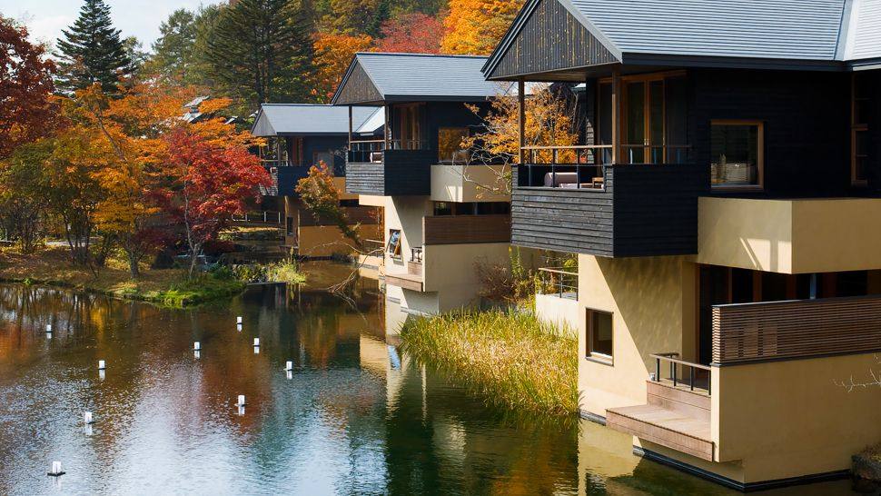 日本东京虹夕诺雅轻井泽星野温泉酒店_008405-07-exterior-cottages