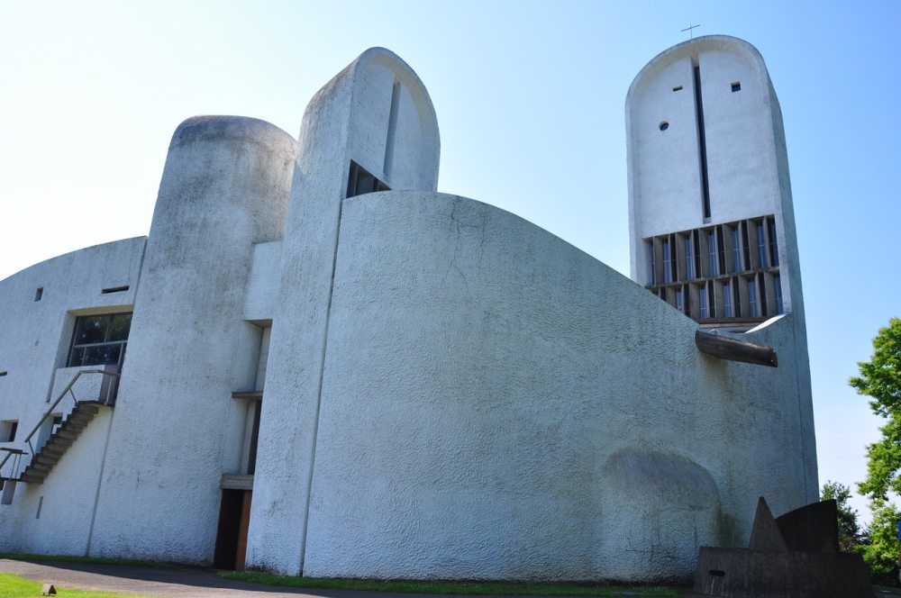 法国-贝尔福-朗香教堂(le corbusier 勒·柯布西埃!