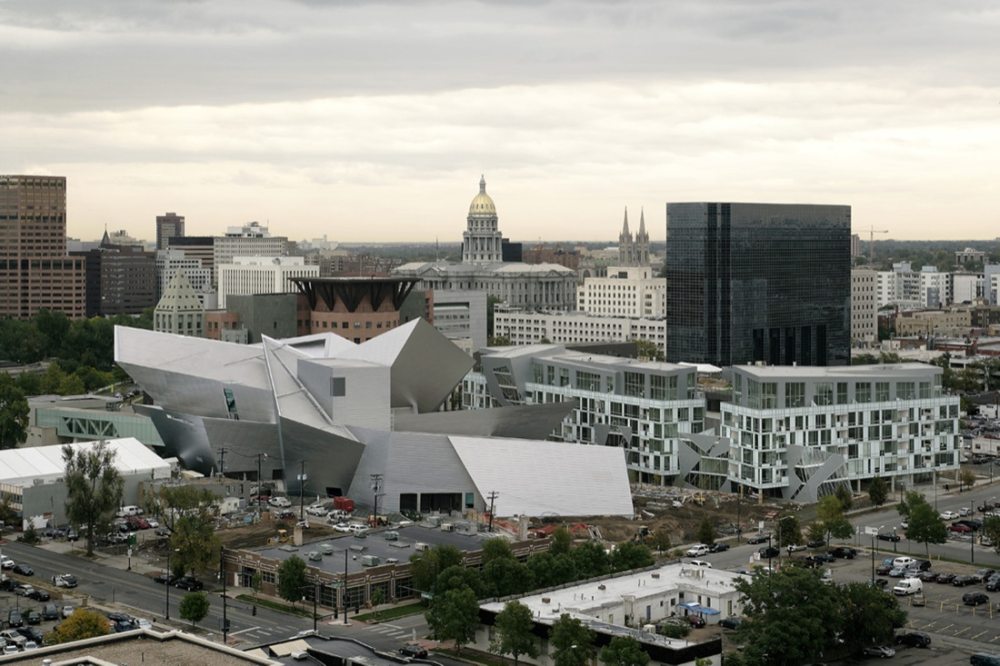 美国科罗拉多州丹佛市——丹佛美术馆（里伯斯金德）_1285955732-aerial-view-of-museum-and-museum-residencescbitterbredt.jpg