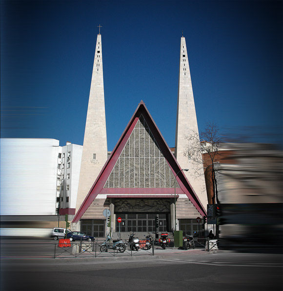 78个奇怪的建筑物环游世界_Church一个A，马德里，西班牙