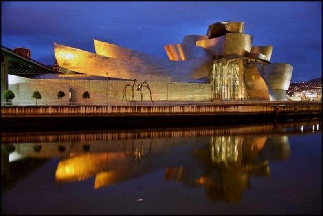 Guggenheim博物馆，毕尔巴鄂，西班牙
