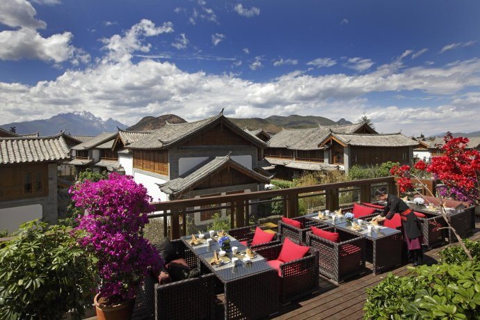 丽江和府皇冠假日酒店(Crown Plaza Lijiang Ancient Town)_Chinese Res Balcony.jpg