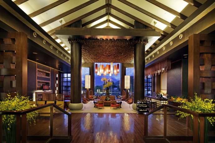 丽江和府皇冠假日酒店(Crown Plaza Lijiang Ancient Town)_Lobby Lounge大堂吧.jpg