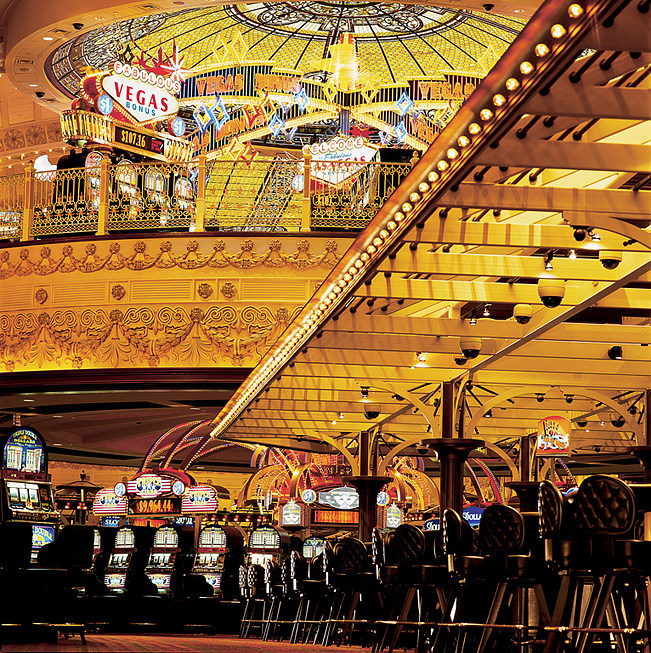 Large~St._Charles,_MO~Casino.jpg
