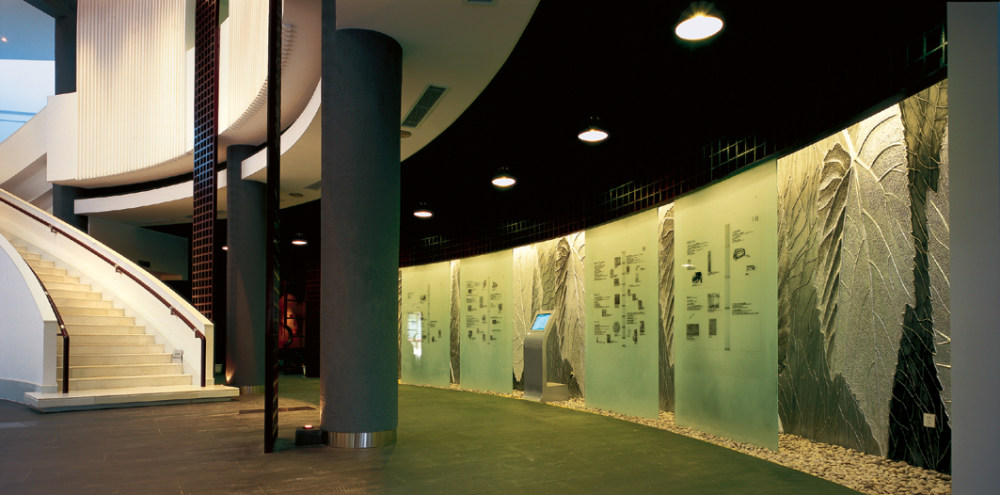 中国丝绸博物馆室内改造_一层大堂展廊视角一.jpg