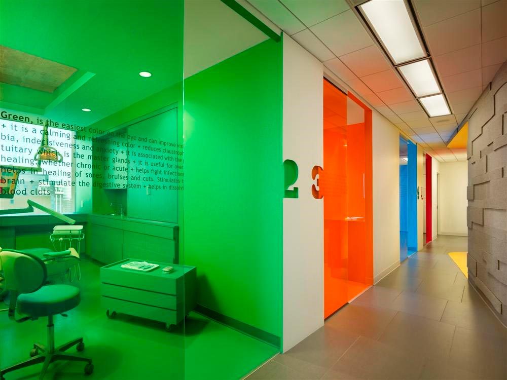 Full-color-interior-design-at-Implantlogyca-Dental-Office-Interiors.jpg