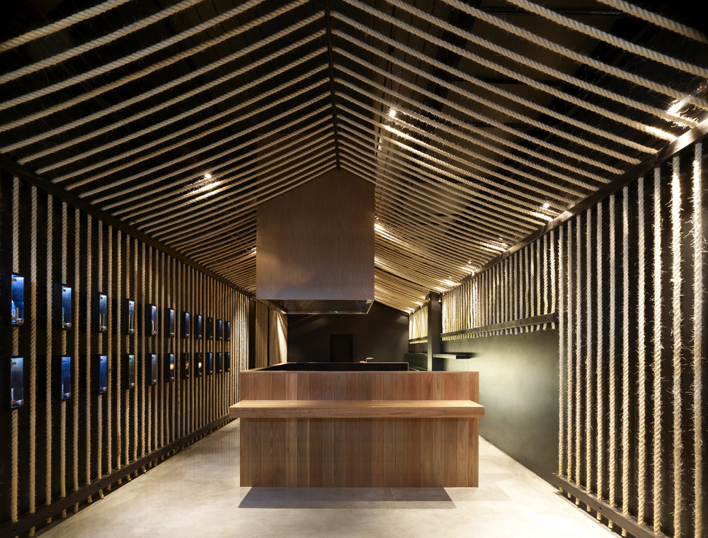 Maedaya Grill & Sake  EAT Architects餐厅_1289859967-1288978993-01-portada.jpg