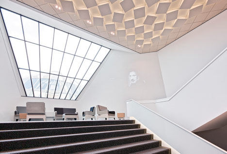 Concert Hall Frits Philips Eindhoven inspired by Philips Ambient Experience_4.jpg