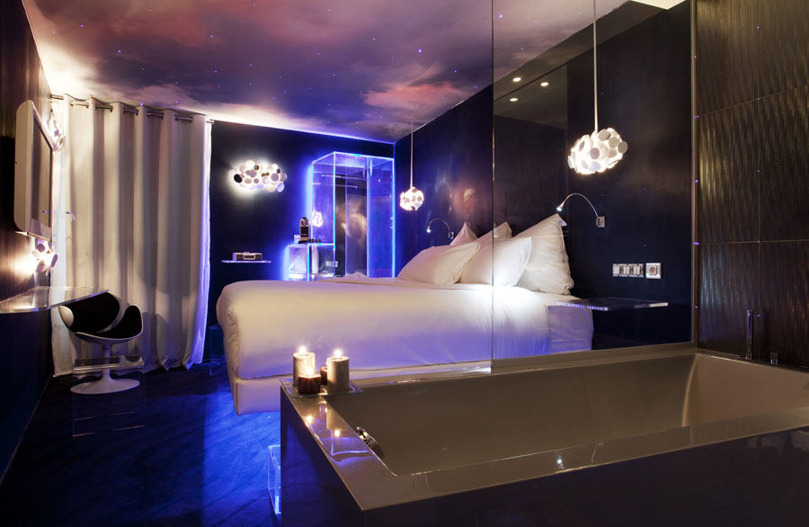 巴黎The Suite 7 主题设计酒店-(完整版)_悬浮浴缸01.jpg