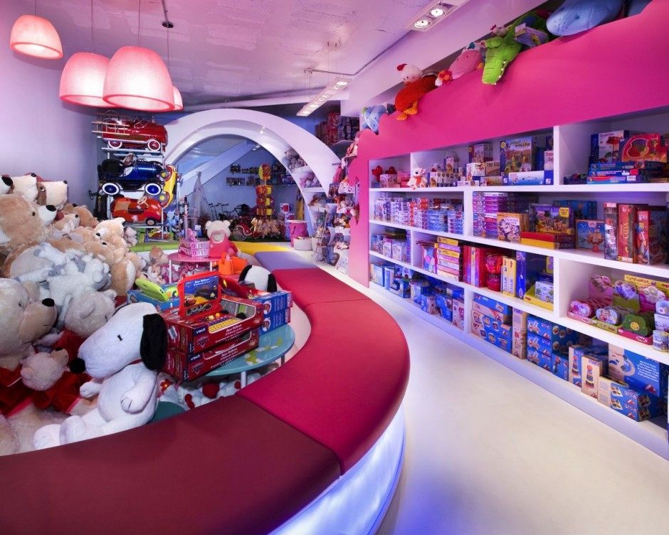 Pilar’s Story Toyshop by Elia Felices_ts_151110_10-940x752.jpg