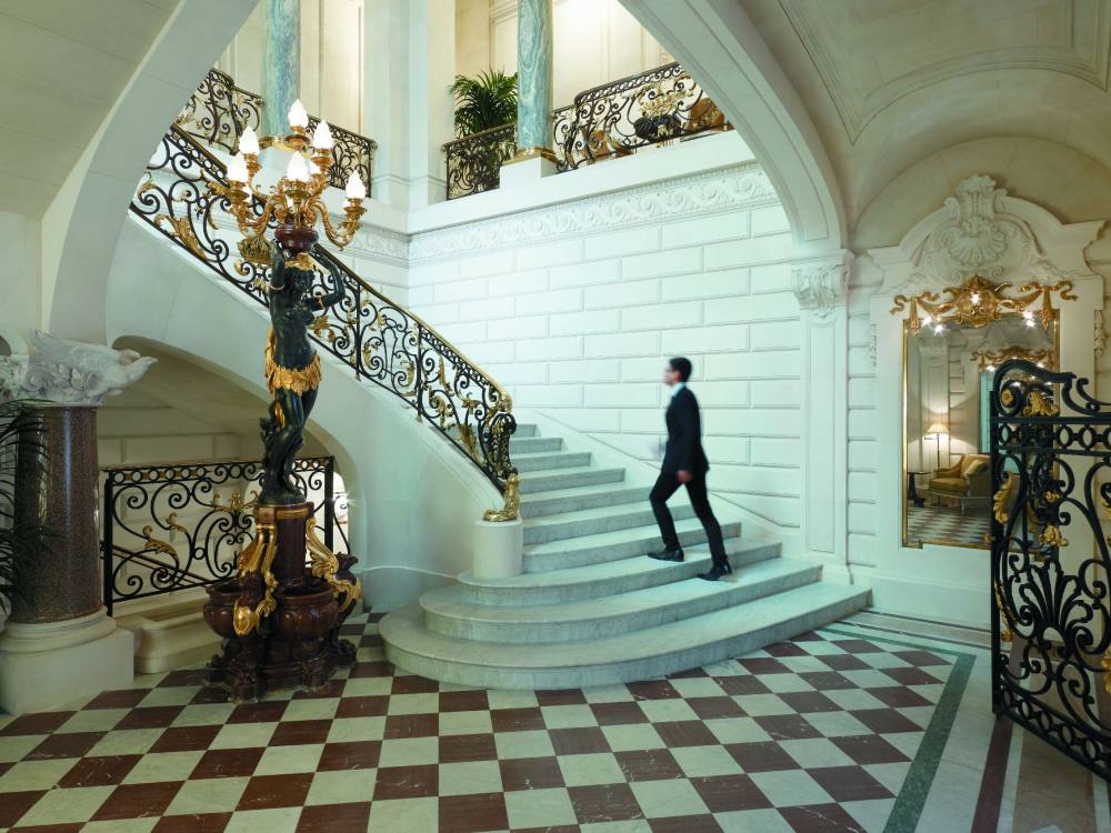 香格里拉大酒店巴黎Shangri-La Hotel Paris_Grand Staircase