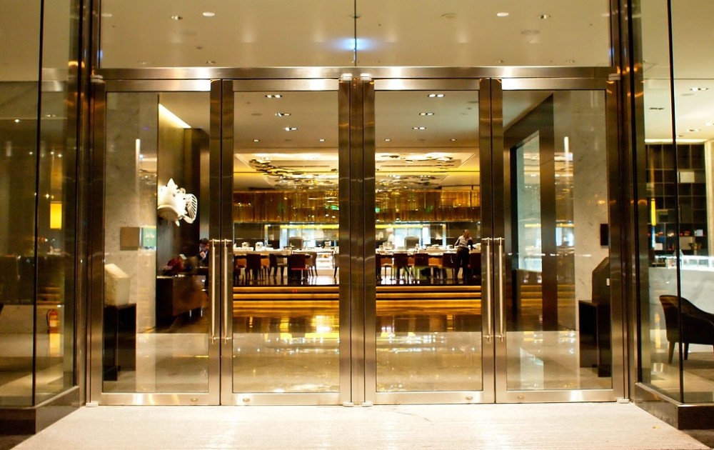 台北寒舍艾美酒店(Le Meridien Taipei)--2012.06.02第13页更新_w70-一楼餐厅 Latest Recipe外.jpg