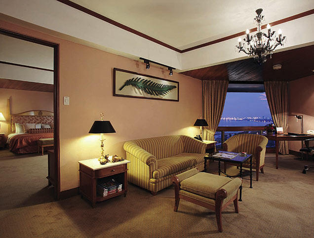 菲律宾马尼拉Traders Hotel_gallery_executiveSuite.jpg