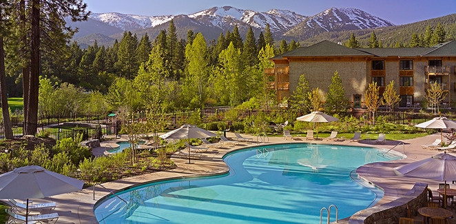 美国内华达州凯悦度假村_Hyatt Regency Lake Tahoe Resort, Spa & Casino - Backyard Pool Area.jpg