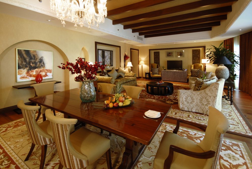 Royal Villa dining area.jpg