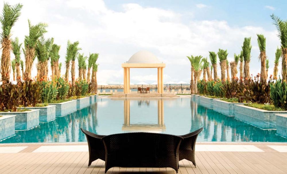 阿联酋哈伊马角希尔顿大酒店Hilton Ras Al Khaimah Resort & Spa_Salt Water Pool.jpg