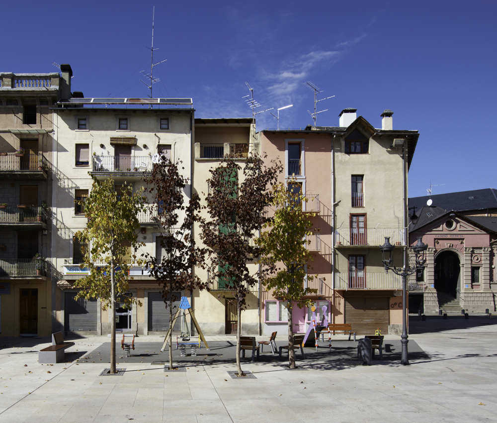 西班牙Squares In Puigcerdà 景觀設計_1302374646-places-de-puigcerda-02.jpg