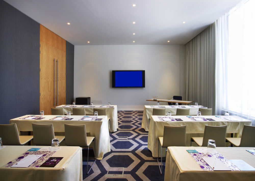 53)W Doha Hotel &amp; Residences—Meeting Spaces - classroom 拍攝者.jpg