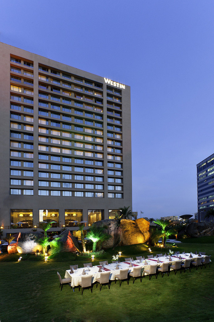 威斯汀，海得拉巴,印度---The Westin Hyderabad Mindspace_60)The Westin Hyderabad Mindspace—Lawn 拍攝者.jpg