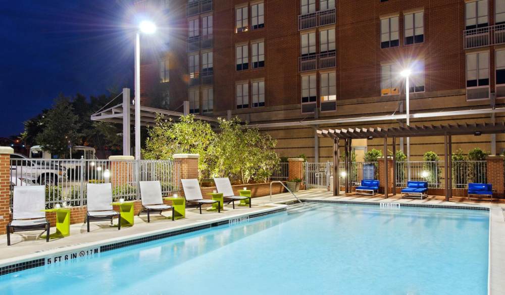 5)Aloft Tallahassee Downtown—splash pool 拍攝者.jpg