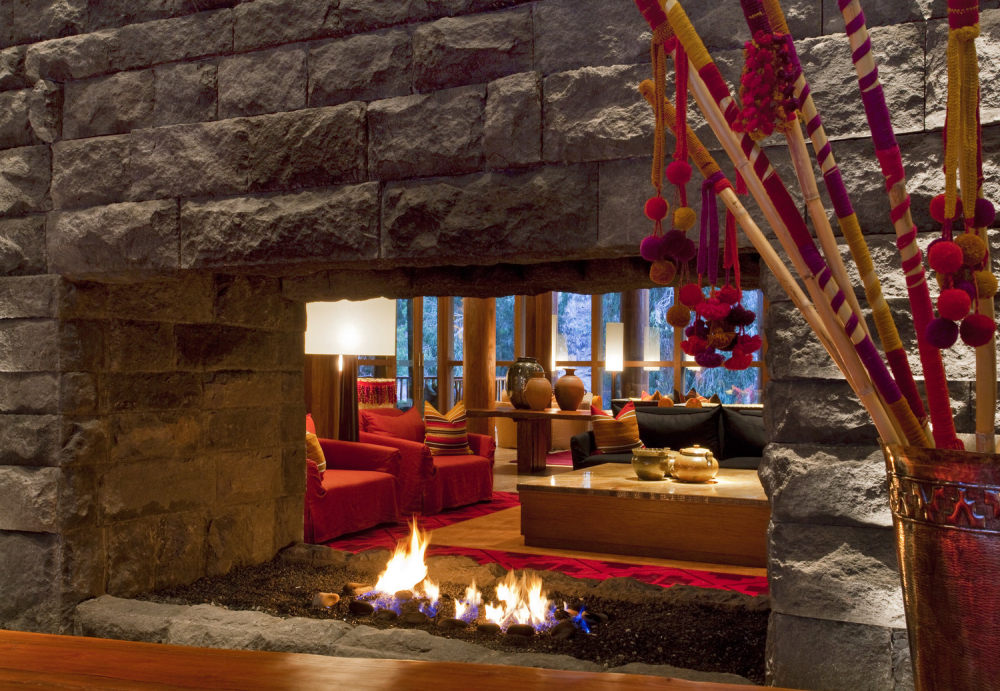 16)Tambo del Inka Hotel—Lobby - fire place 拍攝者.jpg