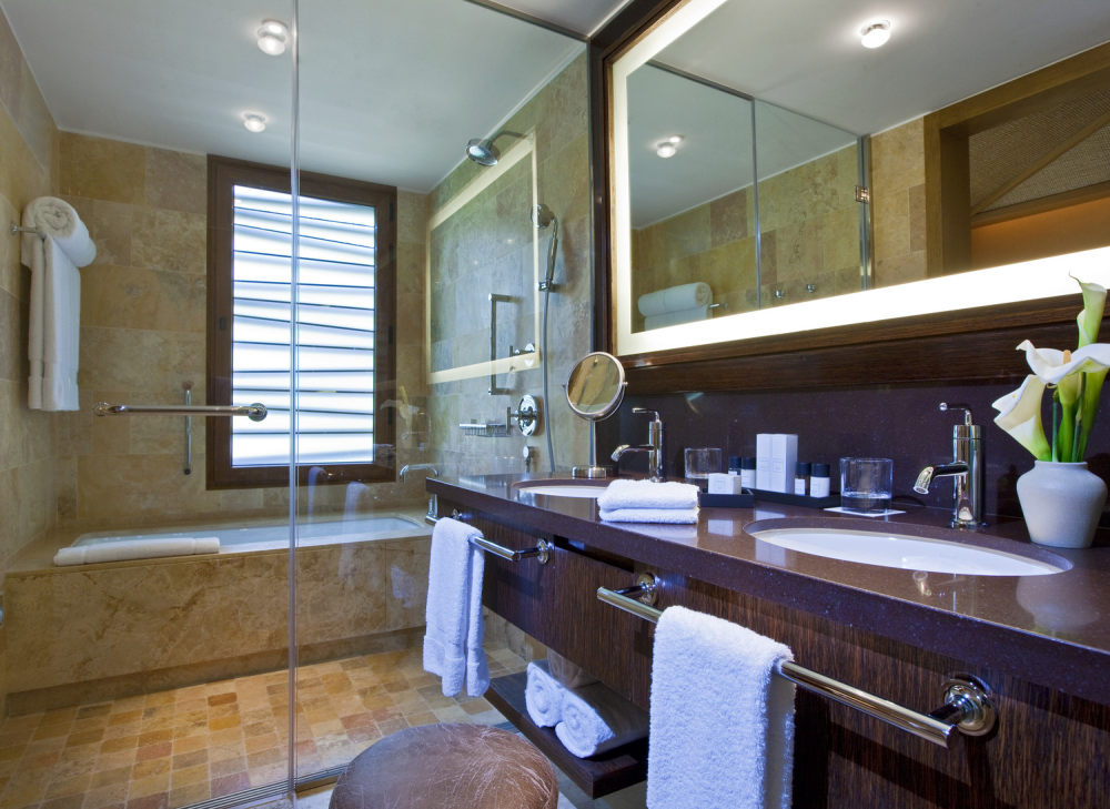 21)Tambo del Inka Hotel—Superior Room - Bathroom 拍攝者.jpg