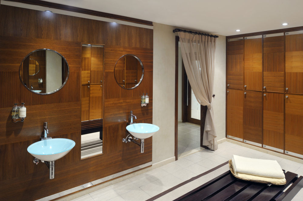 Grosvenor House Dubai—Retreat Spa – Changing Room.jpg