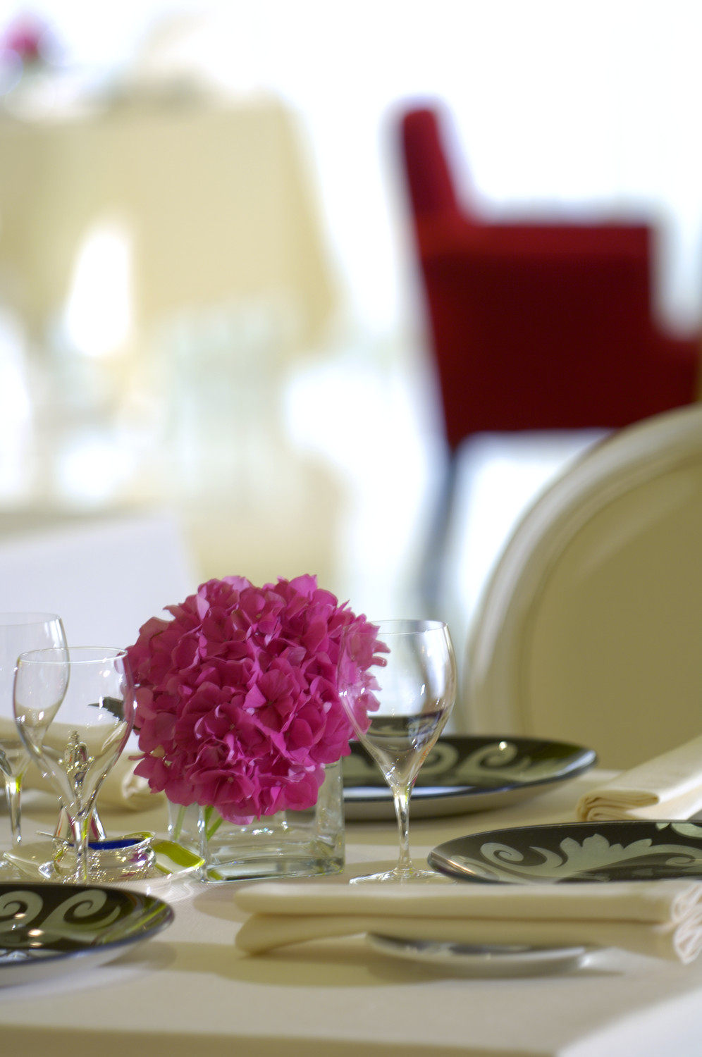 Grosvenor House Dubai—Rhodes Mezzanine – English cuisine with a French flair3.jpg