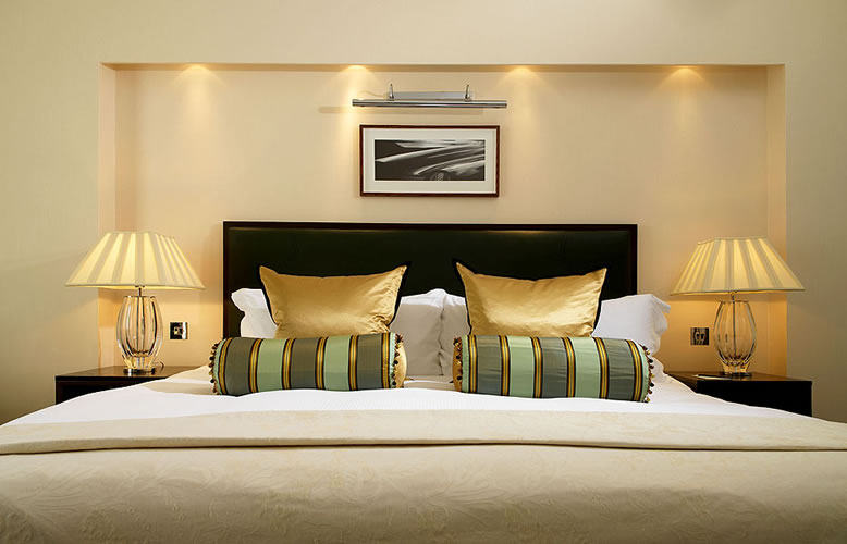 The Berkeley London luxury hotel_deluxe_king2.jpg