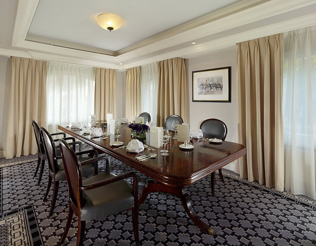 The Berkeley London luxury hotel_Knightsbridge Room - Dining.jpg