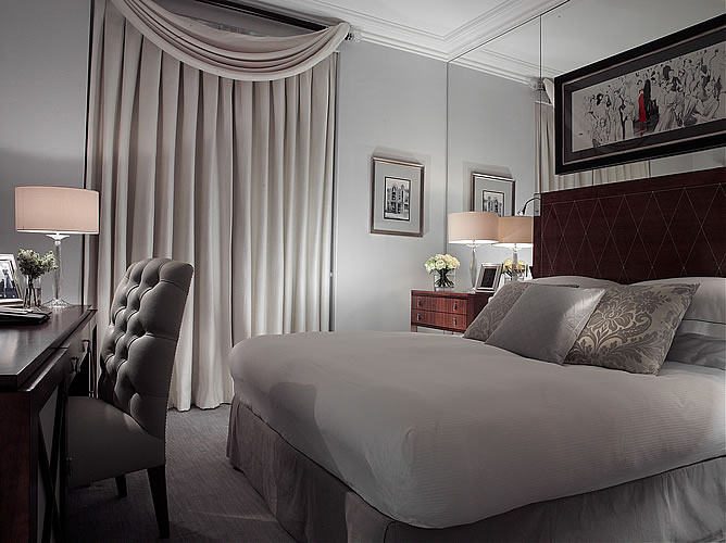 The Berkeley London luxury hotel_Superior_Queen_Room.jpg