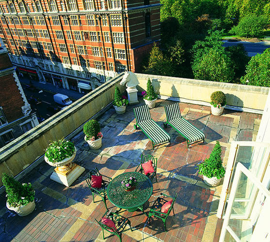 The Berkeley London luxury hotel_wellington_suite_terrace.jpg