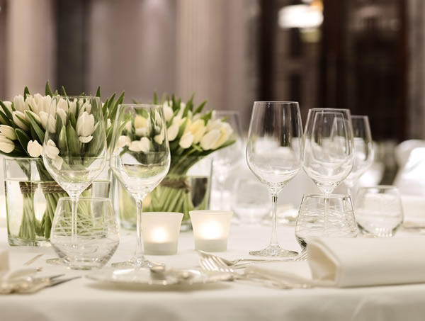 伦敦康诺特酒店The Connaught_CON_Ballroom_Dining_Detail_3.jpg
