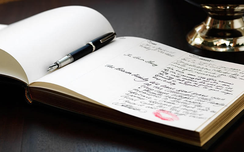 伦敦康诺特酒店The Connaught_CON_guestbook.jpg