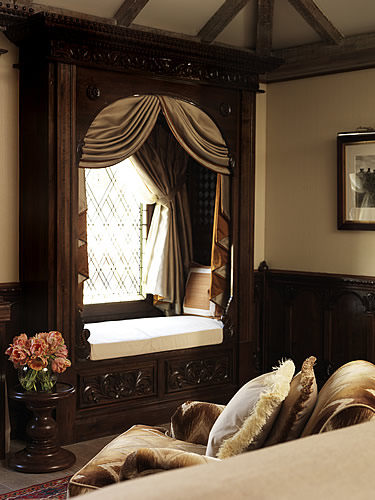 伦敦康诺特酒店The Connaught_CON_princeslodge_windowseat.jpg