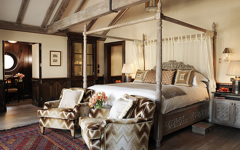 伦敦康诺特酒店The Connaught_CON_princeslodge_bed.jpg