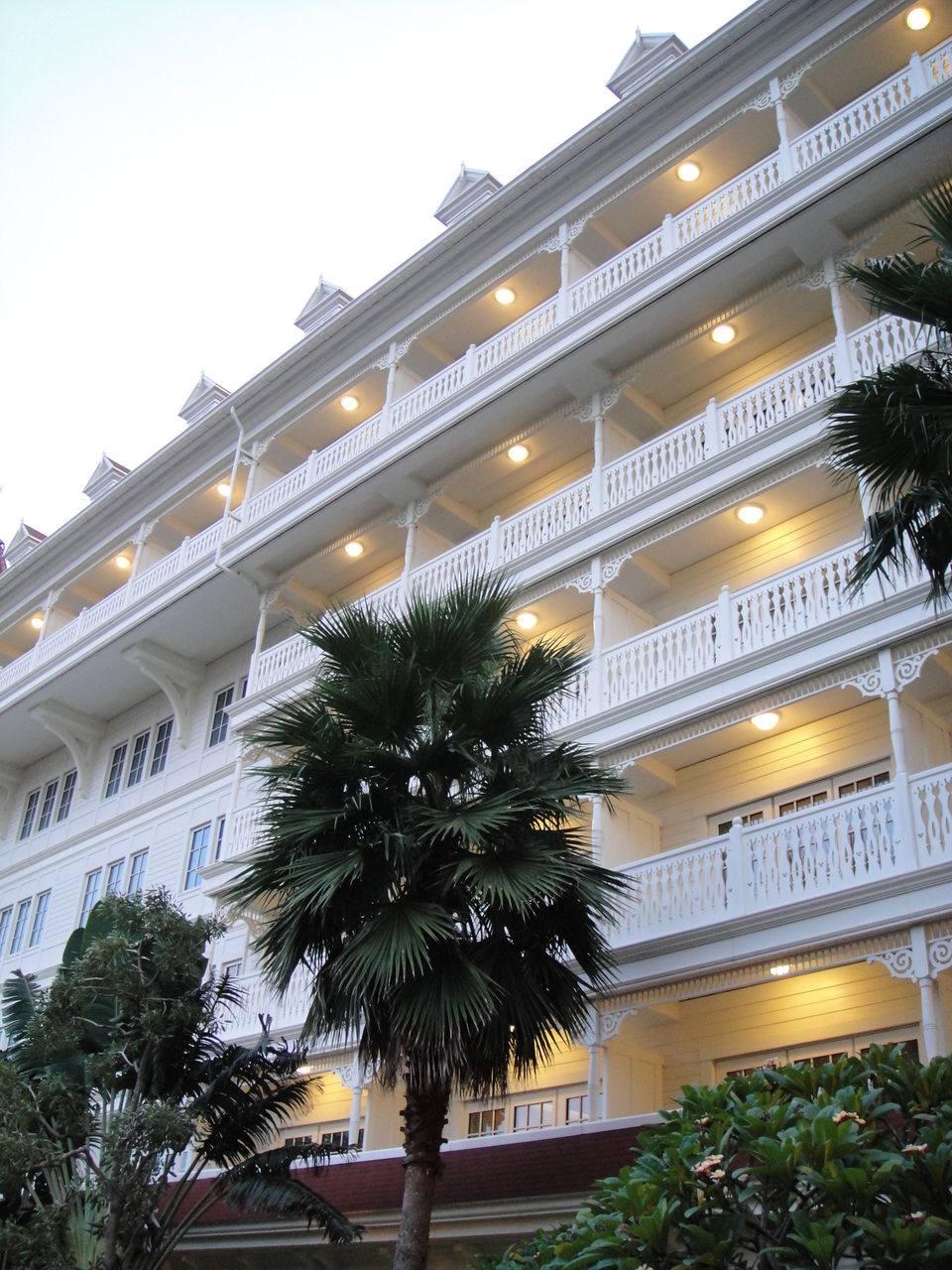 香港迪斯尼乐园酒店Disneyland Hotel_c51b096e9e984df380cb4a30.jpg