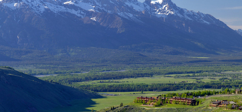 Edward Tuttle-安缦嘉宁 Amangani_Gani_Exterior_Tetons_Spring_hp.jpg