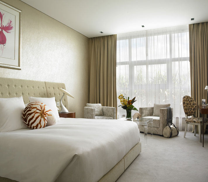 The G Hotel Galway  Ireland爱尔兰（2011.5.5第二页新增）_Luxury Bedroom-1.jpg