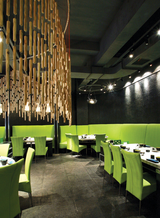 Top restaurant design 高级餐饮空间案例_味腾四海 一层绿色颠覆了传统火锅的调性.jpg