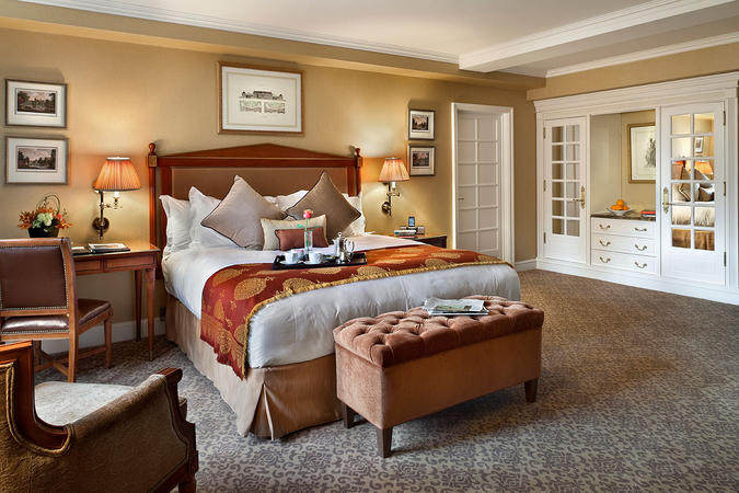 The Hotel Plaza Athenee in new york._LW1760H2S(1).jpg
