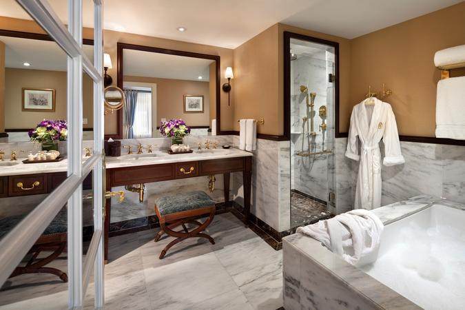 The Hotel Plaza Athenee in new york._MarbleBathroom(1).jpg