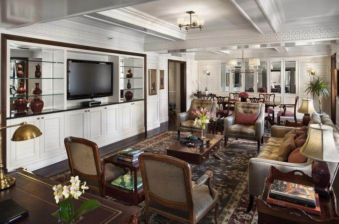The Hotel Plaza Athenee in new york._ThaiSuiteLivingRoom(1).jpg