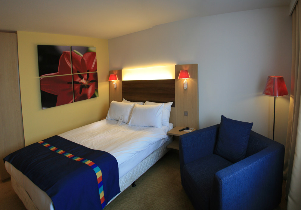 Park Inn by Radisson_Bedroom_stitch_Leigh.jpg