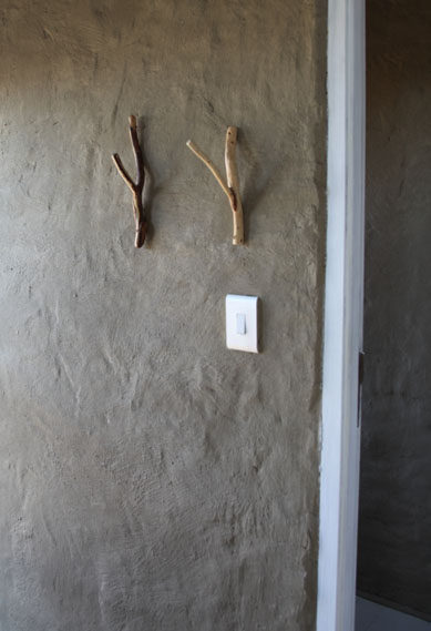Little Kulala Lodge/Sossusvlei-纳米比亚沙海_P4_detail_of_robe_hooks_in_the_bathroom_Namibia_172.jpg