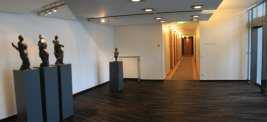 德国柏林瑞士大酒店(Swissôtel Berlin )_artwork_in_the_lift_lobby.jpg