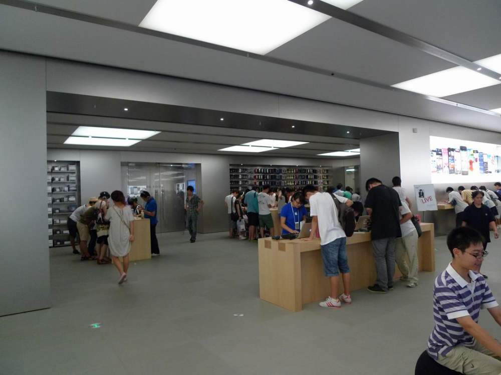 上海苹果专卖店_1007121708bed8793d3ca0d080.jpg