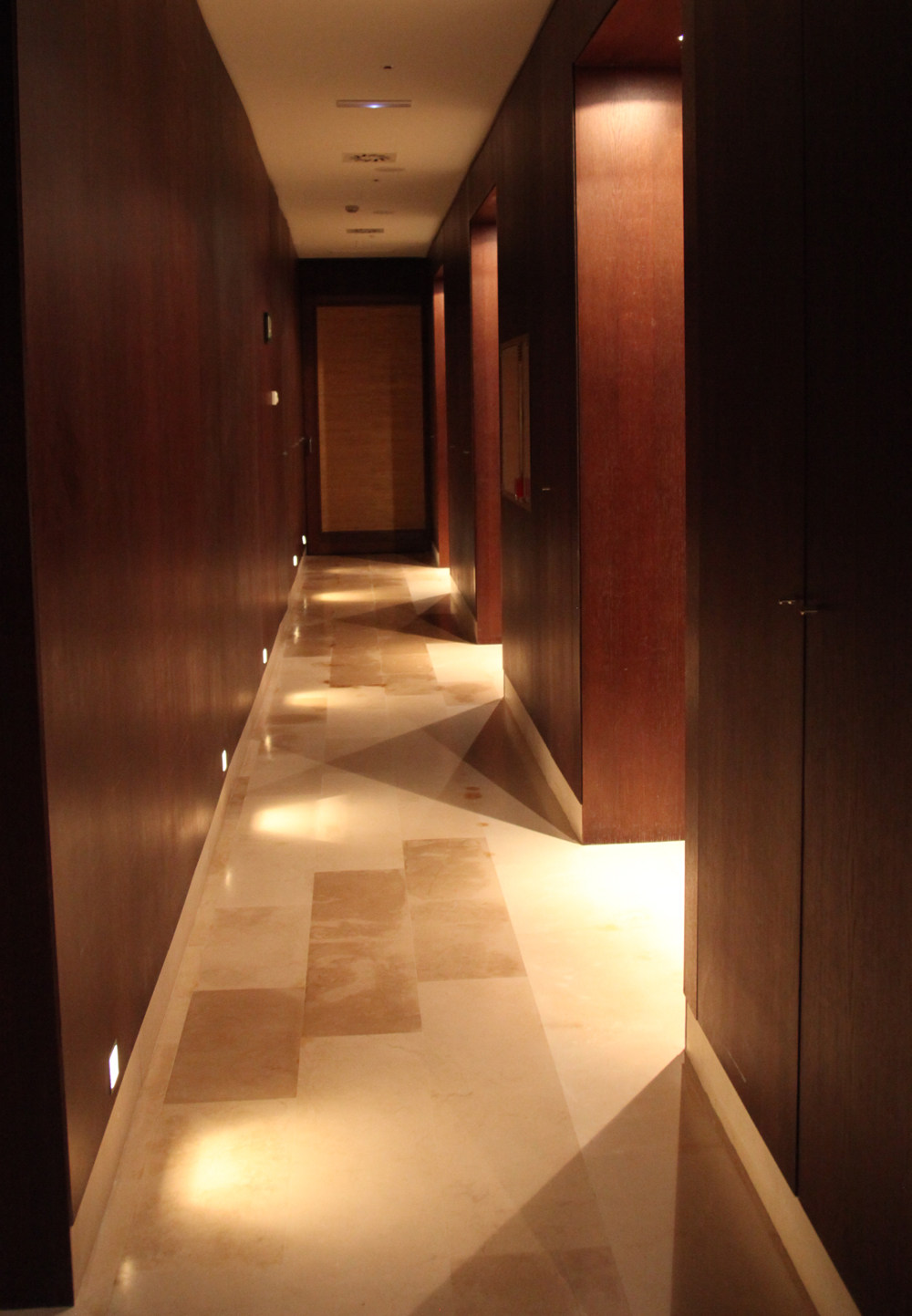 洲际拉托高尔夫度假村(Intercontinental La Torre Golf Resort and Spa)_P4_Spa_corridor_large_Intercons_Polaris_World_455.jpg