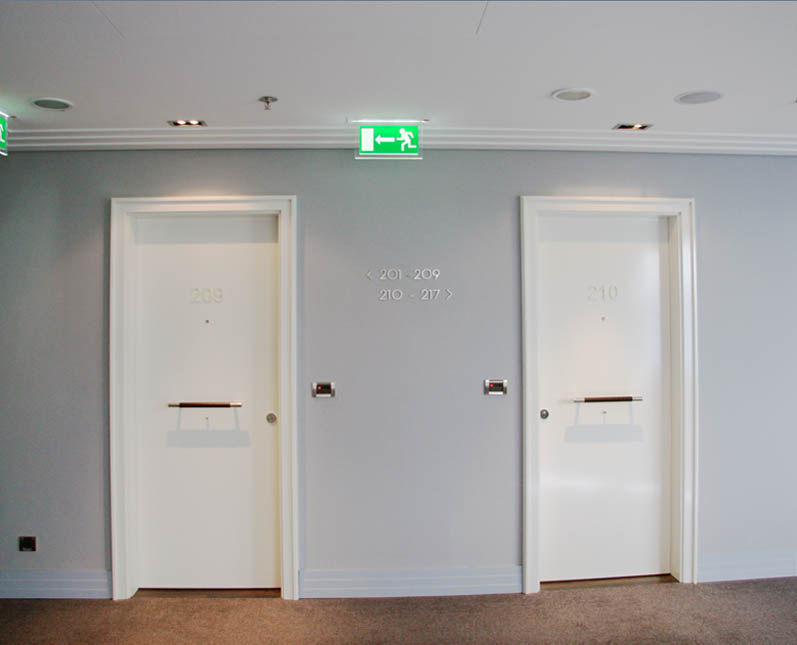 Charles Hotel (慕尼黑,德国)_Room_doors.jpg