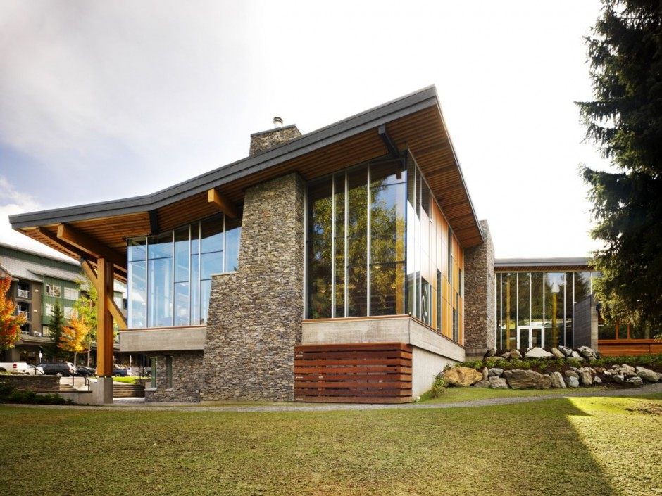 一个美丽的木制当代图书馆设计照相馆_Whistler-Public-Library-Stone-Construction-Architecture-Design.jpg